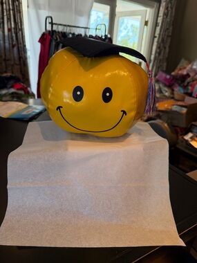 Yellow Smiley Face Graduation Balloon Decor